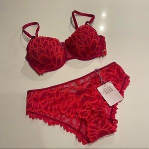 Savage x Fenty red lace pantie and bra set